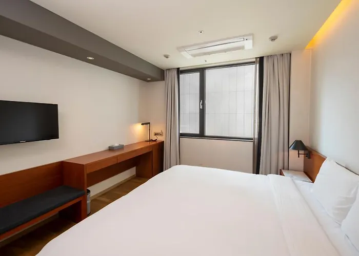 Shinshin Myeongdong Hotel 3*