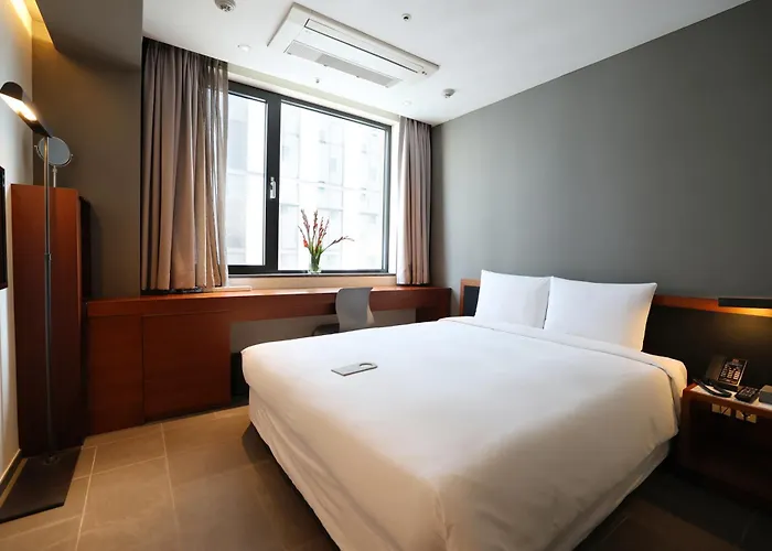 Shinshin Myeongdong Hotel